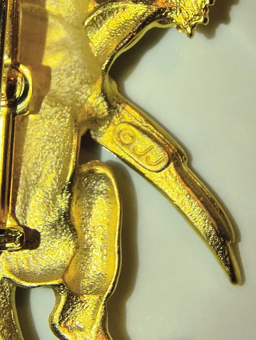 Vtg JJ 80s Gold Rare Winged Climbing Panther Cougar Big Cat Lion Figural Brooch